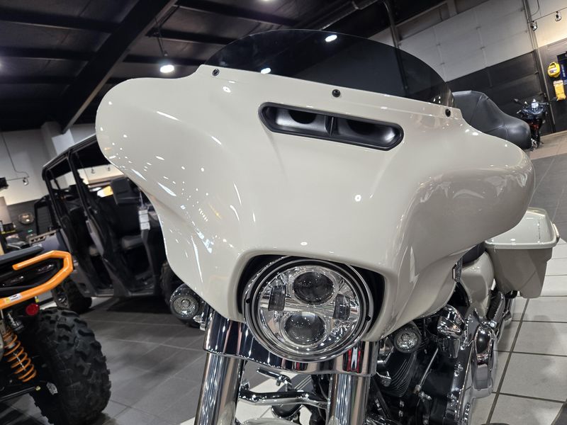 USED 2022 HARLEY STREET GLIDE SPECIAL Image 8