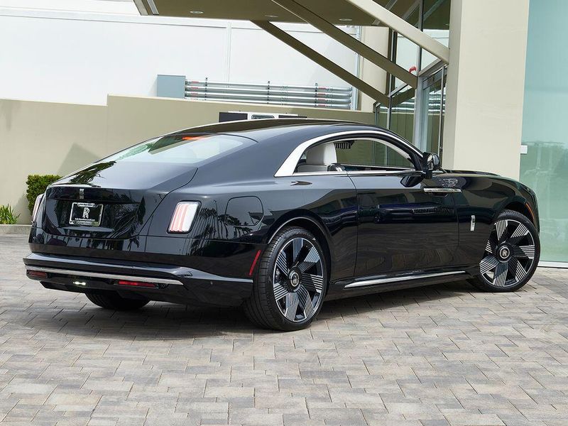New 2026 Rolls-Royce Spectre Image 2