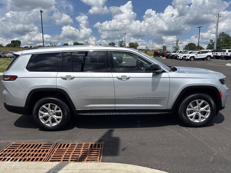 Used 2022 Jeep Grand Cherokee L LimitedImage 9