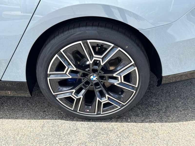 New 2027 BMW 5 Series 530iImage 14