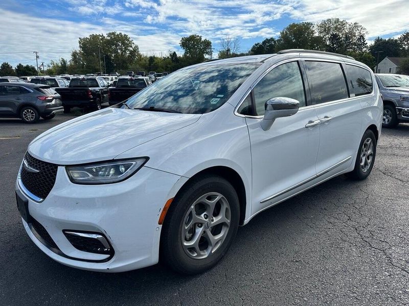 2022 Chrysler Pacifica LimitedImage 11