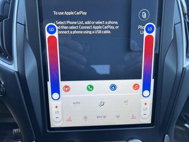 2024 Ford Edge SELImage 32