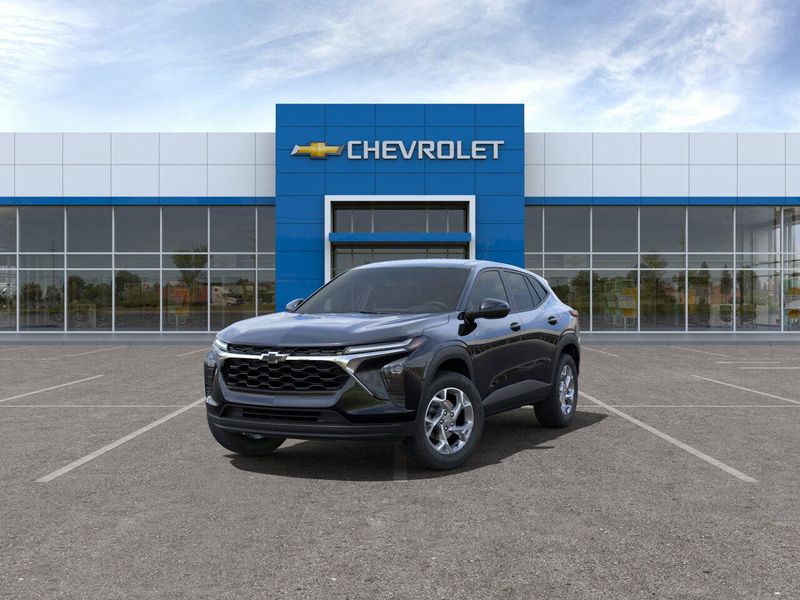 New 2025 Chevrolet Trax LSImage 8