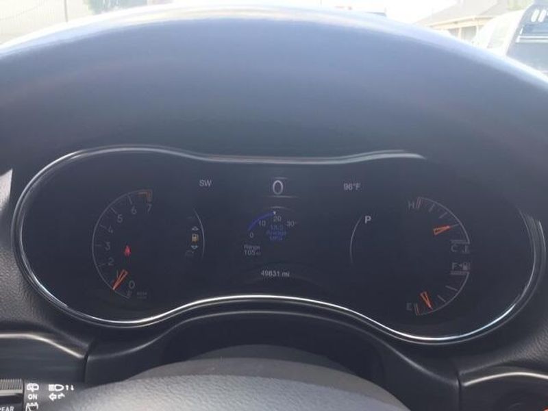 Used 2020 Jeep Grand Cherokee Laredo EImage 10