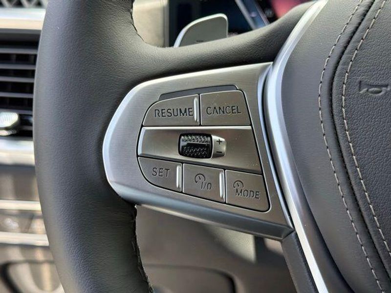 New 2027 BMW X7 xDrive40iImage 23
