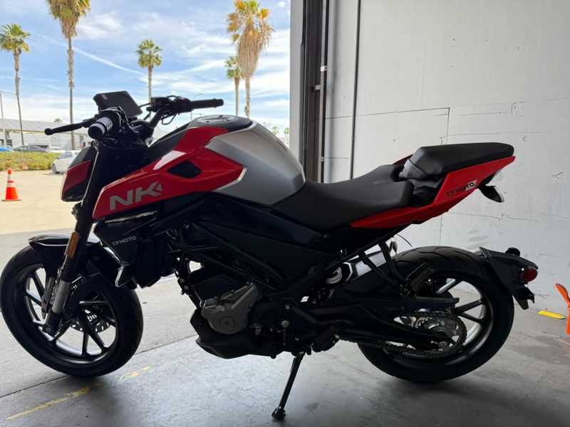 New 2025 CFMOTO 300NK Image 14