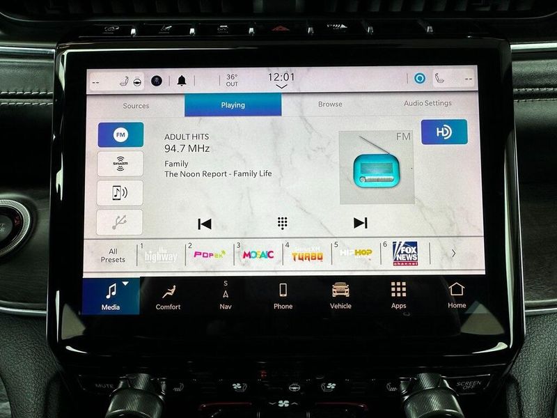 2021 Jeep Grand Cherokee L OverlandImage 5