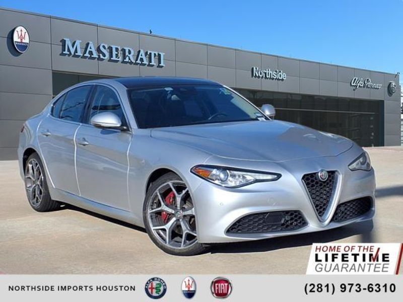 2021 Alfa Romeo Giulia TiImage 1