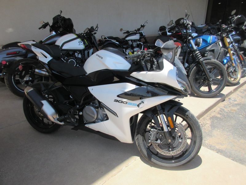 USED 2025 CFMOTO 300SS CF300-5US Image 1