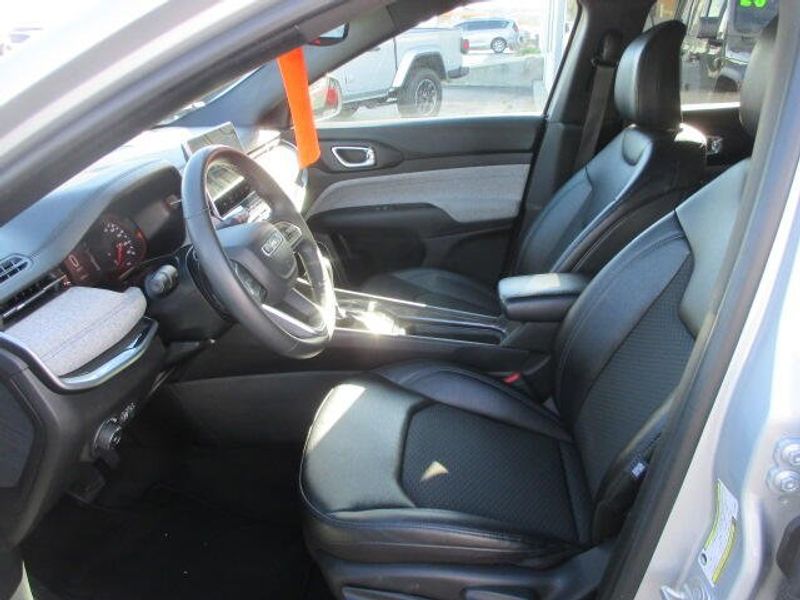 Used 2024 Jeep Compass LatitudeImage 16