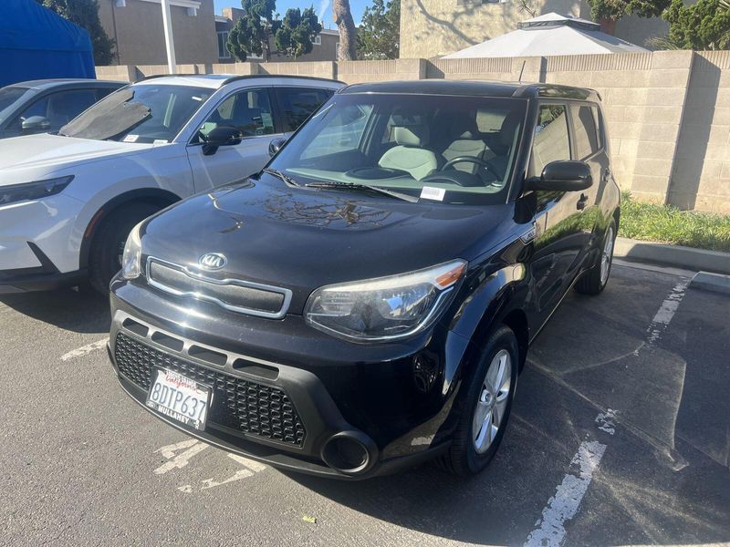 2016 Kia Soul BaseImage 2