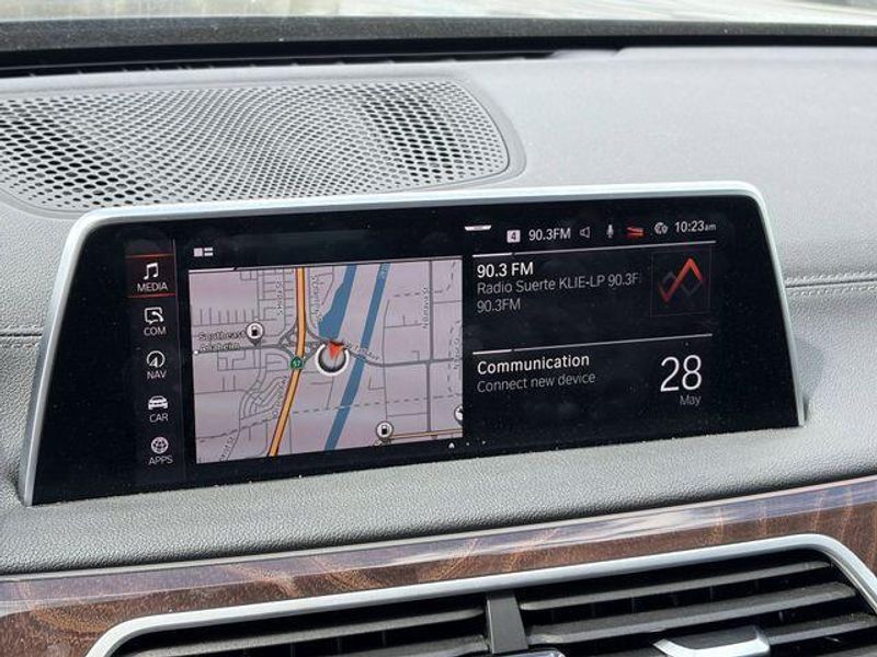 Used 2022 BMW 740 740iImage 5