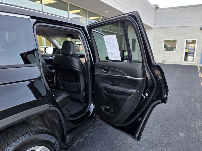 Used 2023 Jeep Grand Cherokee Limited