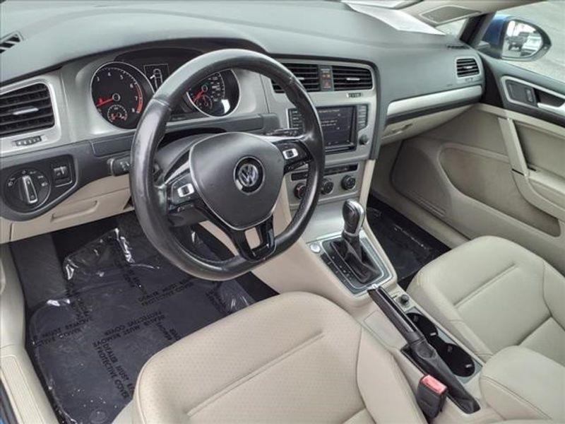 2016 Volkswagen Golf SportWagen SEImage 21