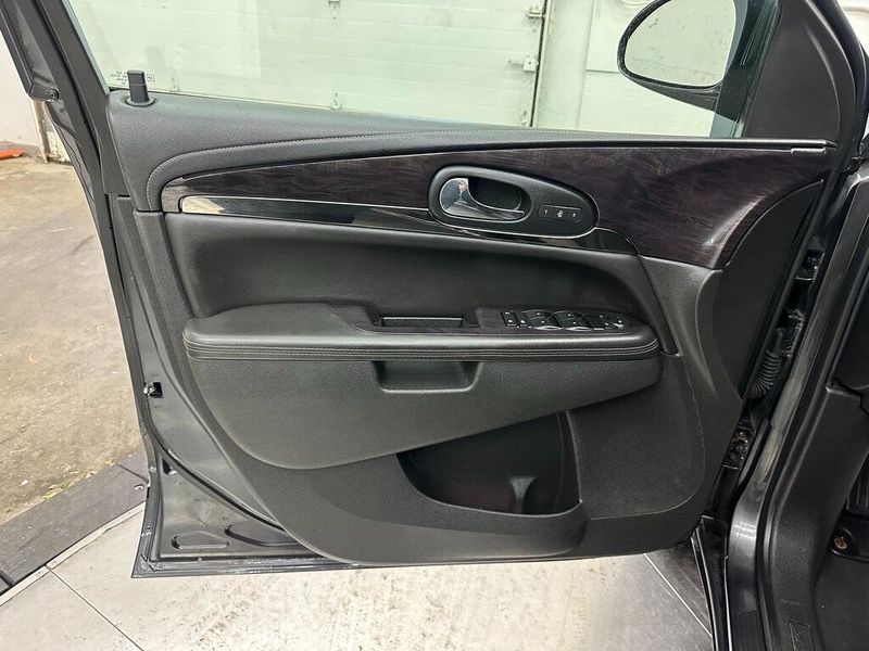 2015 Buick Enclave Leather GroupImage 18