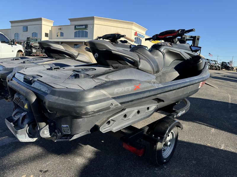 2022 SEADOO RXTX 300 BLACK Image 9