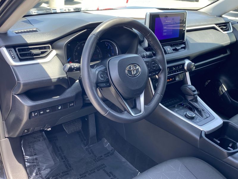 2024 Toyota RAV4 XLEImage 17