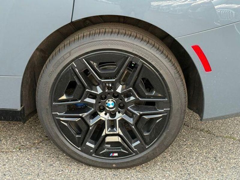 New 2026 BMW iX xDrive45Image 14