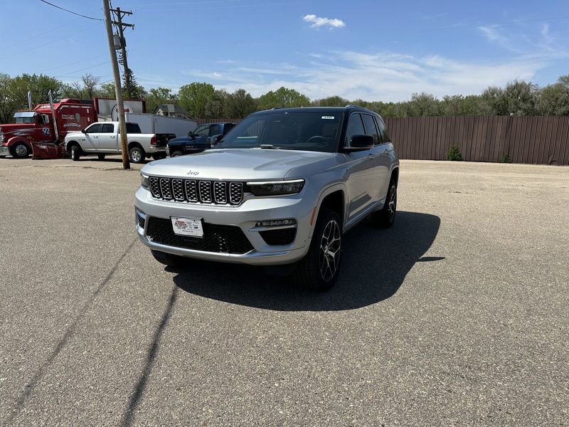 2023 Jeep Grand Cherokee Summit Reserve 4xeImage 4