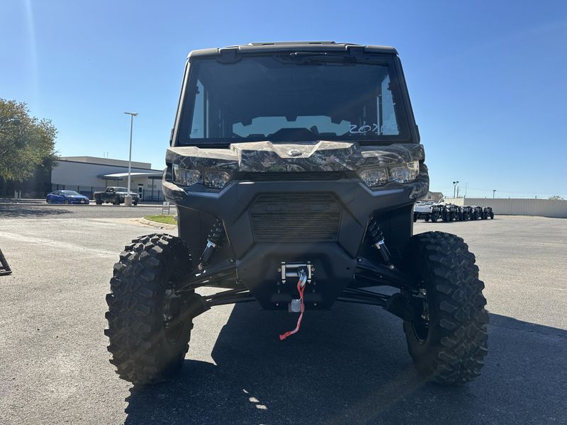 2025 Can-Am DEFENDER MAX LIMITED CAB HD10 WILDLAND CAMOImage 4