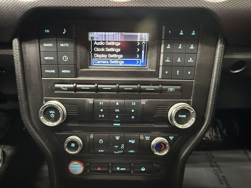 Used 2017 Ford Mustang Image 27