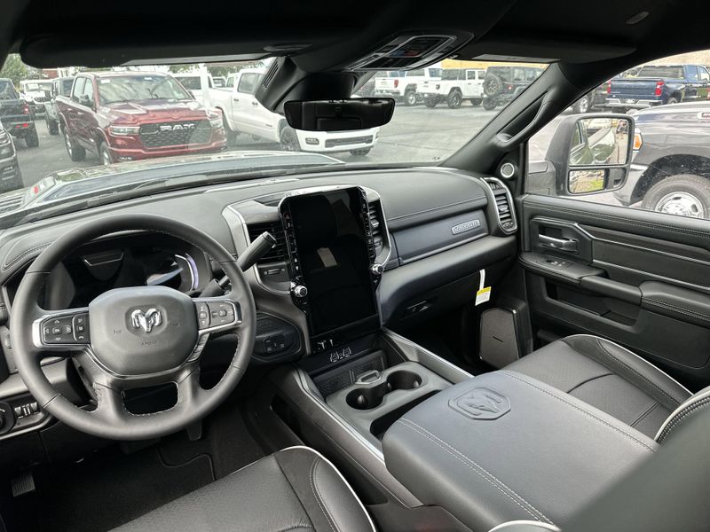New 2025 RAM 2500 Laramie Crew Cab 4x4 6