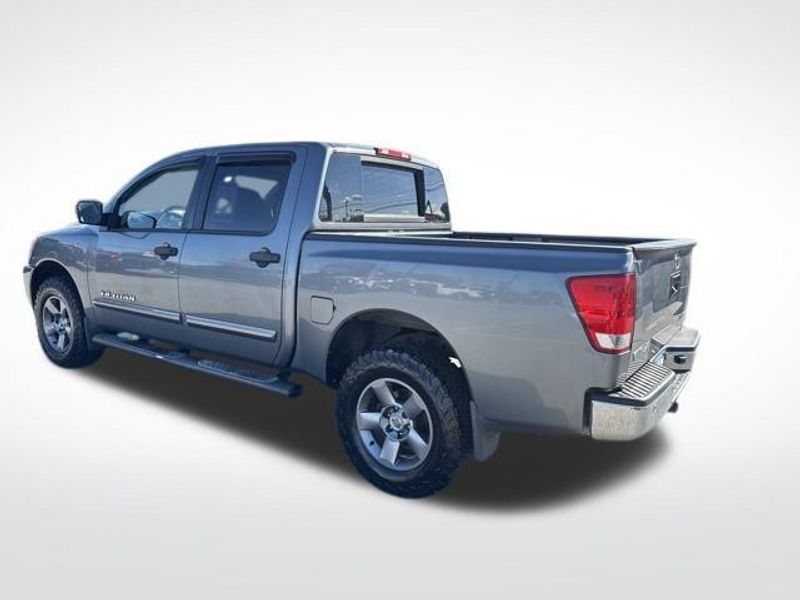 2014 Nissan Titan SV