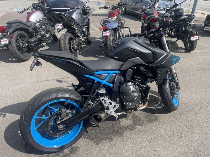 Used 2024 Suzuki GSX-8S CA Image 11