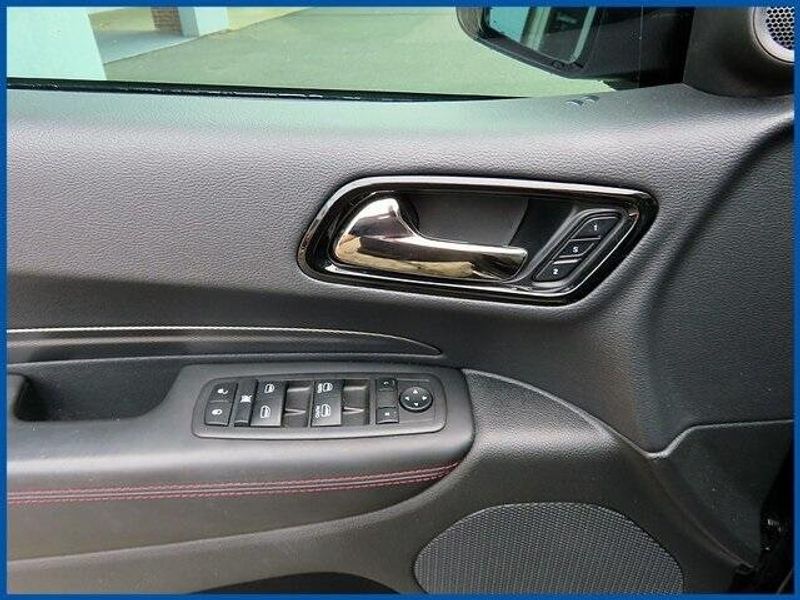 2022 Dodge Durango R/T photo 11
