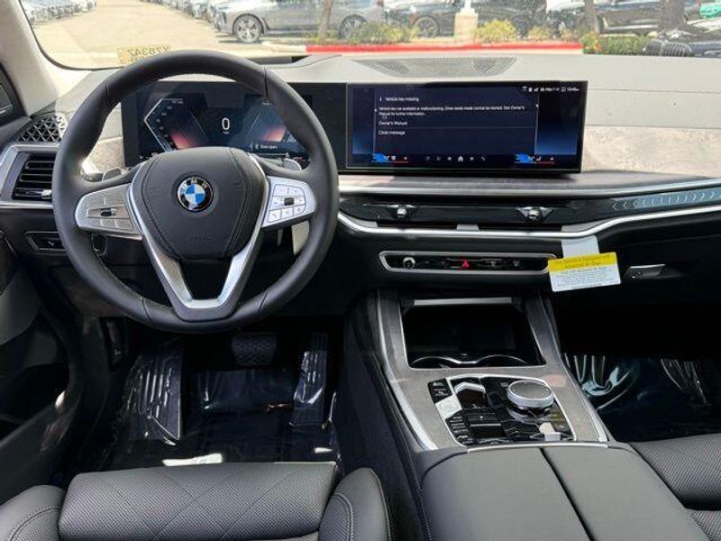 New 2027 BMW X7 xDrive40iImage 26