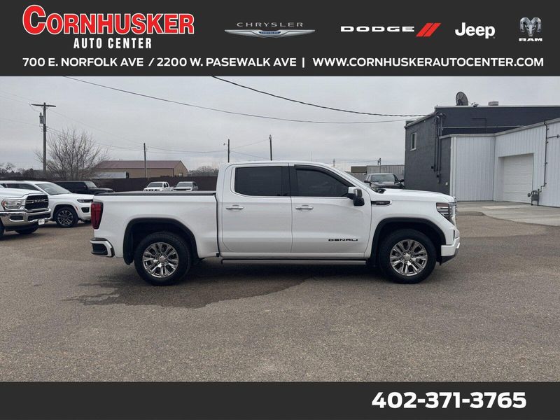 2023 GMC Sierra 1500 DenaliImage 1