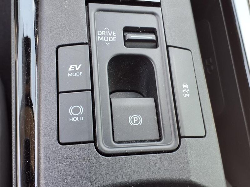 2023 Toyota Prius XLEImage 24