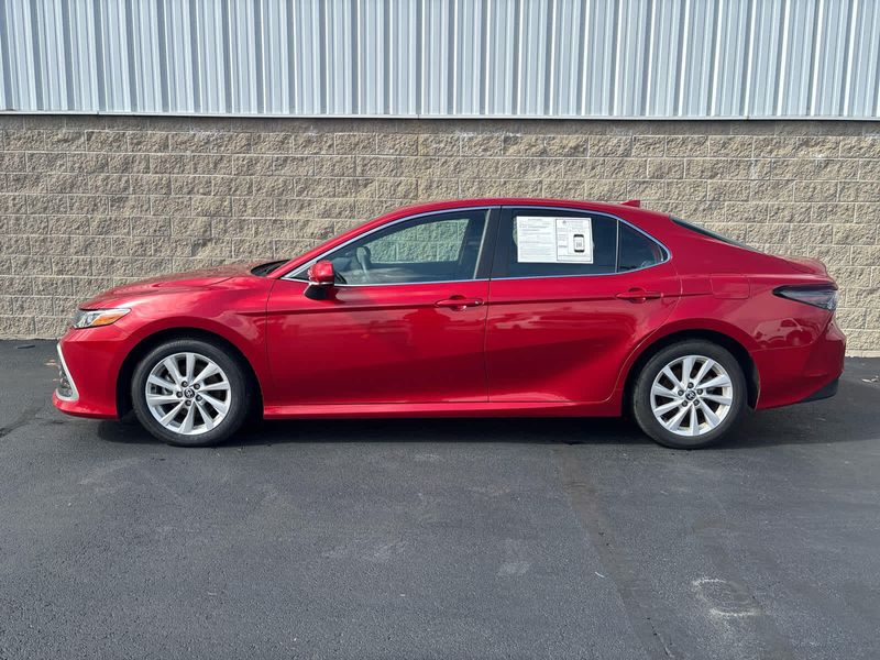 2024 Toyota Camry LE photo 2