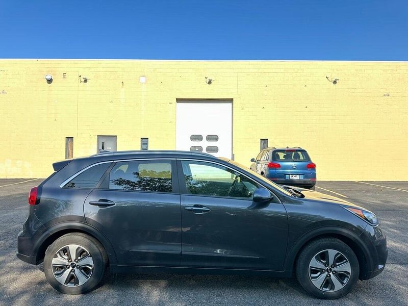 2019 Kia Niro Plug-In Hybrid LX photo 5
