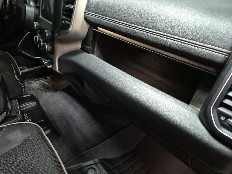 2019 RAM 1500 LaramieImage 16