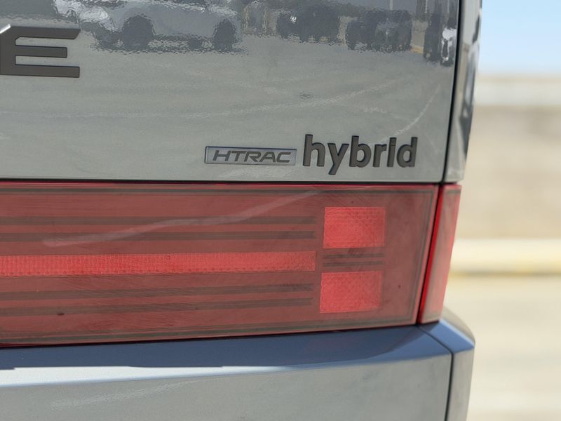 Used 2025 Hyundai Santa Fe Hybrid CalligraphyImage 11