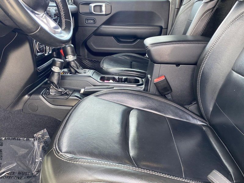 2022 Jeep Wrangler 4xE Unlimited Sahara 4xeImage 17