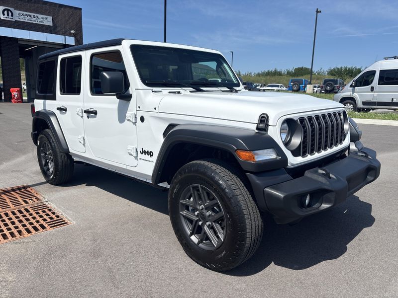 Used 2026 Jeep Wrangler Sport SImage 7