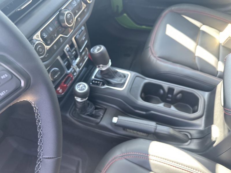 2025 Jeep Wrangler 4-door Rubicon XImage 20