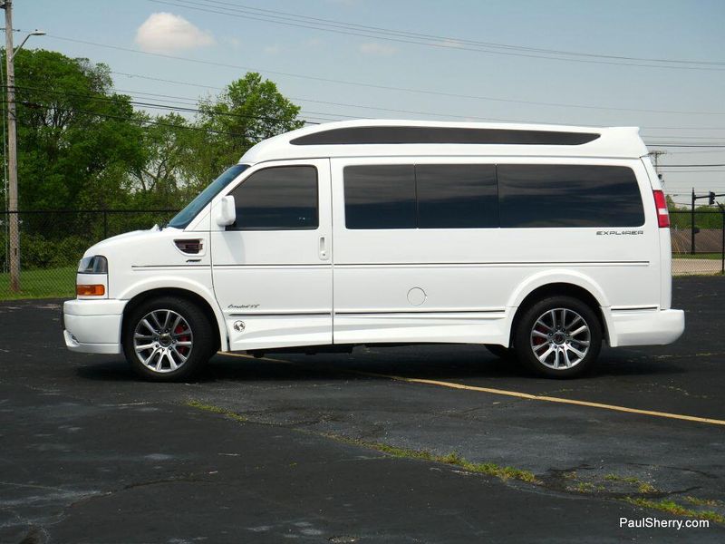 2022 GMC Savana Image 8