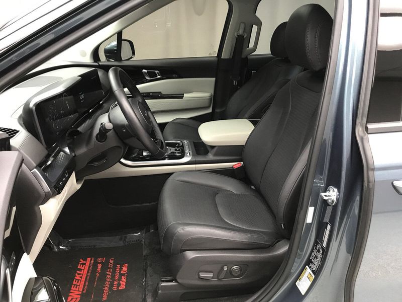 Used 2024 Kia Carnival MPV SX PrestigeImage 6