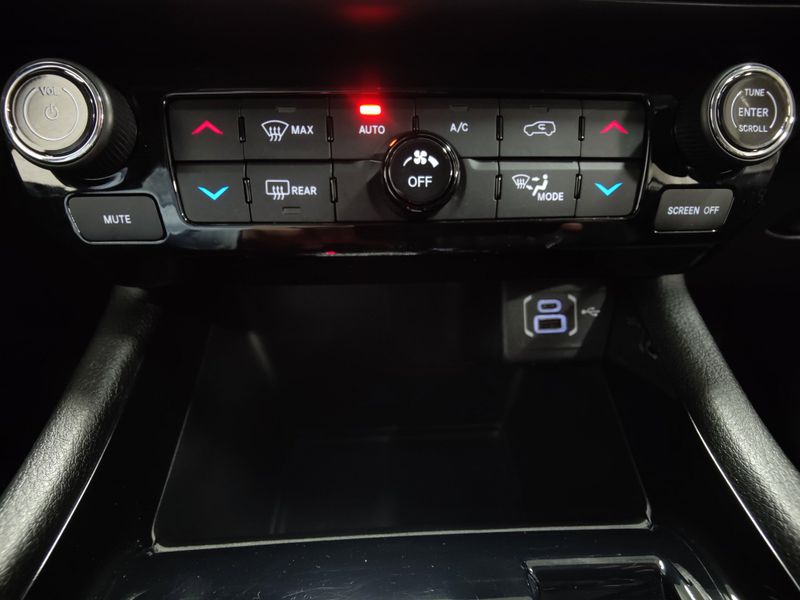 Used 2022 Jeep Compass Trailhawk Elite 4X4 w/Sunroof/NavImage 32