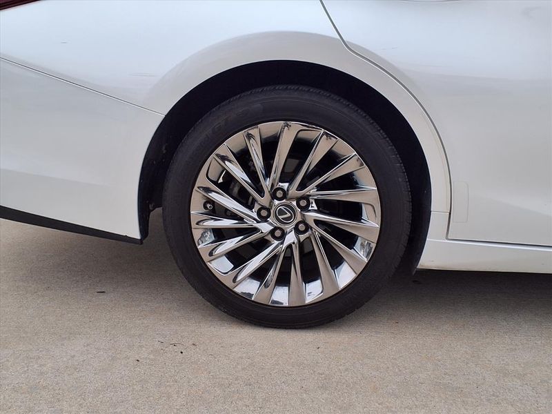 Used 2019 Lexus ES 350Image 10