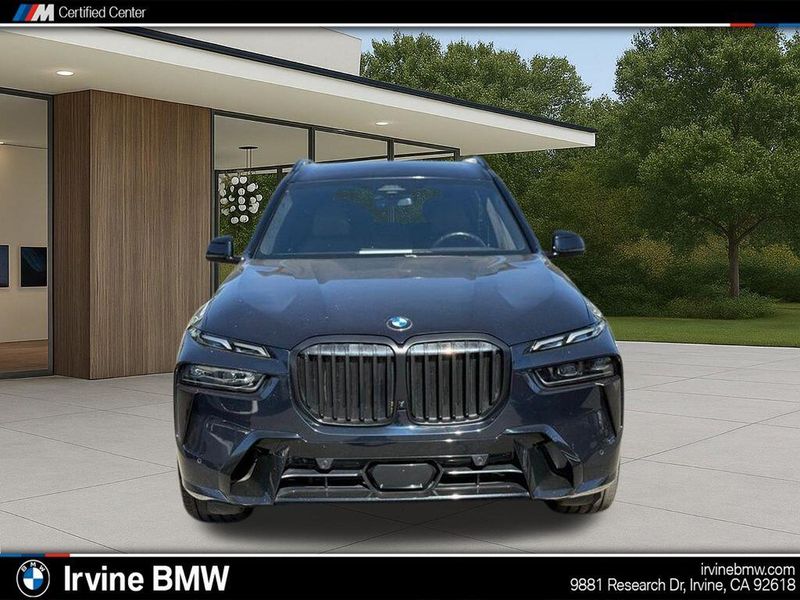 Used 2023 BMW X7 xDrive40iImage 4