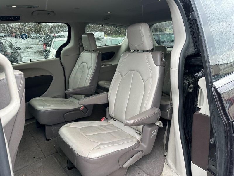 2017 Chrysler Pacifica Touring L PlusImage 19