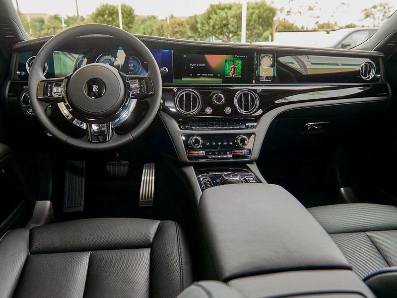 2025 Rolls-Royce Ghost Image 4