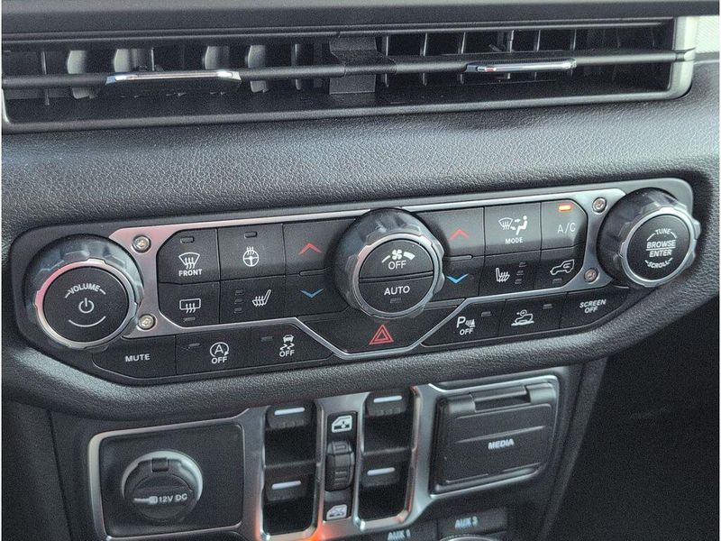 Used 2024 Jeep Wrangler WillysImage 16