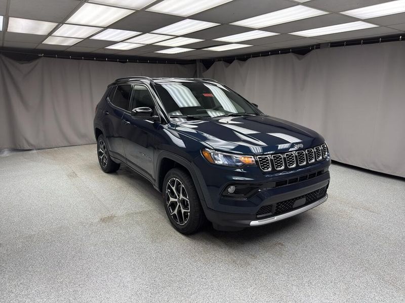 New 2026 Jeep Compass Limited 4x4Image 4