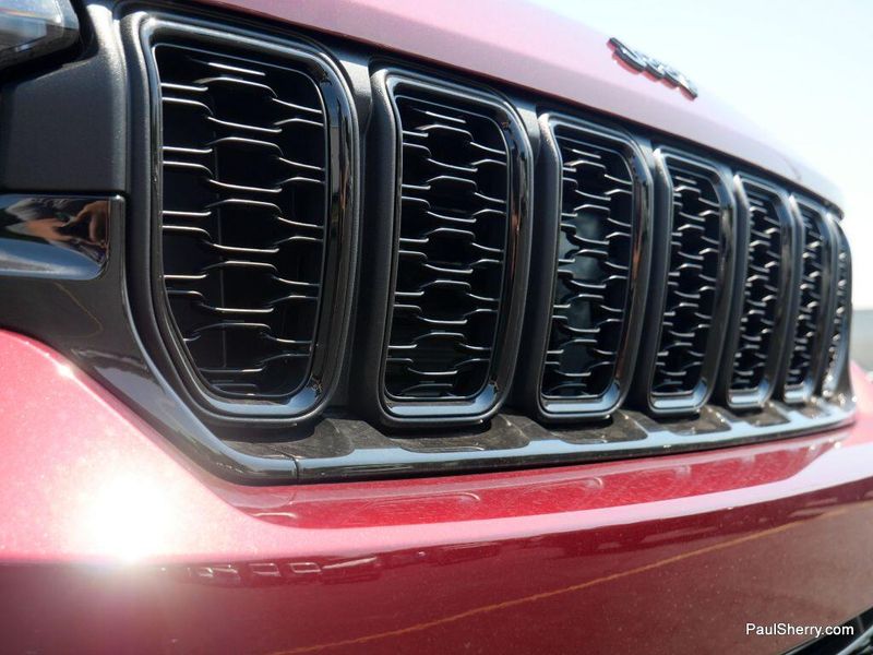 New 2025 Jeep Grand Cherokee Limited 4x4