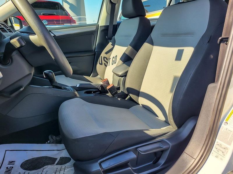 2017 Volkswagen Jetta 1.4T S photo 10